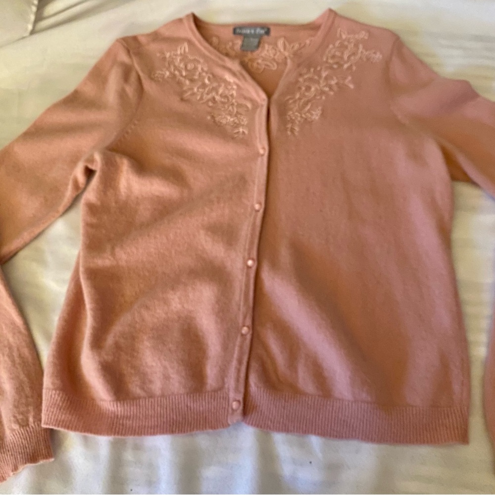 Vtg women’s romantic cardigan mauve lamb’s WOOL ANGORA Embroidered feminine L